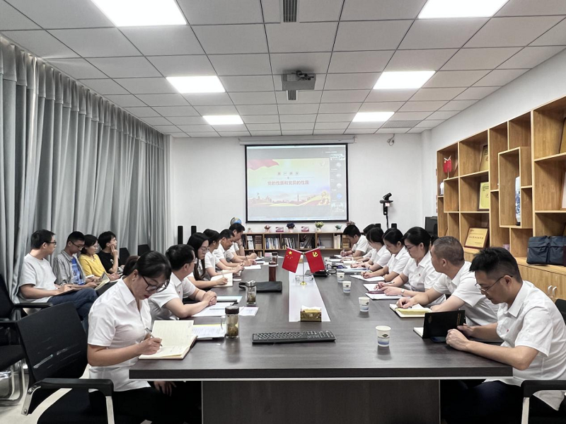 張勇為華北公司黨支部講“強(qiáng)黨性、正作風(fēng)、踐宗旨”專題黨課
