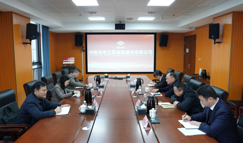 周鴻與岳陽市稅務局黨委書記、局長李莉舉行工作會談